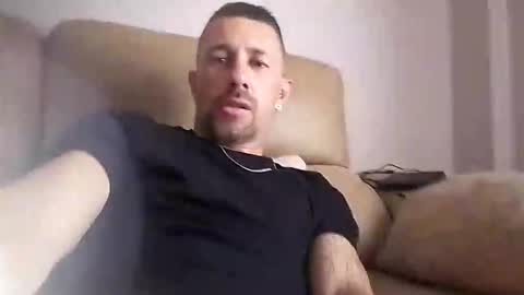 carlosrm440882 online show from April 13, 2026, 2:44 pm