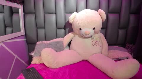 Snapshot of carlottee_ny chatting on March 16, 2026, 1:37 pm Charlotte online show from March 16, 2026, 1:37 pm