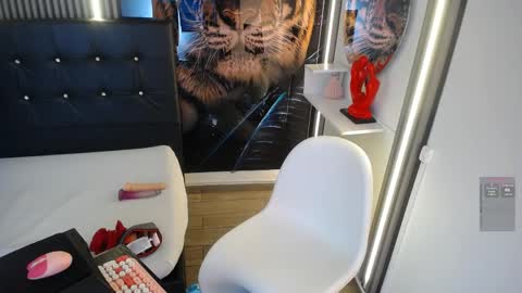 Snapshot of carloy777_ chatting on June 5, 2026, 4:30 am Carolay online show from June 5, 2026, 4:30 am