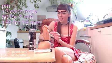 Carly Pearls online show from February 9, 2025, 1:56 pm