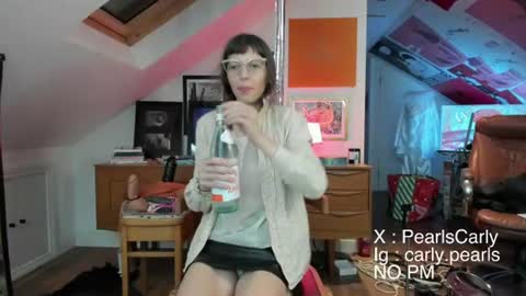 Snapshot of carlypearls chatting on July 19, 2026, 2:04 am Carly Pearls online show from July 19, 2026, 2:04 am