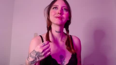 Snapshot of carmennrusso chatting on October 17, 2025, 11:40 pm carmennrusso online show from October 17, 2025, 11:40 pm