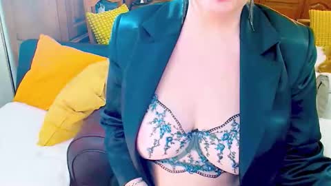 Snapshot of carmenrossi chatting on February 14, 2026, 9:50 am Carmen online show from February 14, 2026, 9:50 am