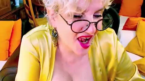 Snapshot of carmenrossi chatting on June 15, 2026, 8:16 am Carmen online show from June 15, 2026, 8:16 am