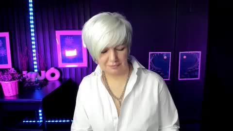 Carmen online show from December 1, 2025, 10:04 pm