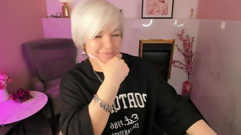 Carmen online show from April 24, 2026, 9:28 pm