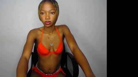 caroline online show from November 18, 2025, 5:01 am