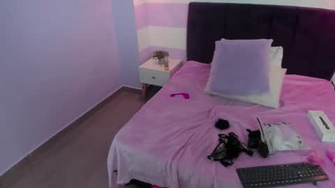 Snapshot of carol_pinter chatting on March 7, 2025, 2:56 pm Carol online show from March 7, 2025, 2:56 pm