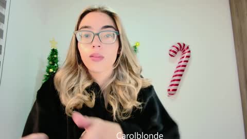 Snapshot of carolblonde chatting on December 22, 2024, 4:17 am Char online show from December 22, 2024, 4:17 am