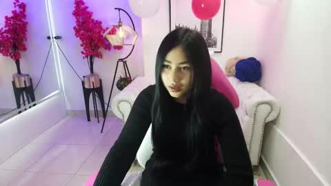Snapshot of carolina_cherry chatting on February 18, 2026, 12:01 pm CAROLINA. online show from February 18, 2026, 12:01 pm