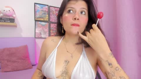 Carolina  online show from April 5, 2026, 7:55 pm