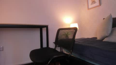  Caroline  online show from February 21, 2026, 11:44 am