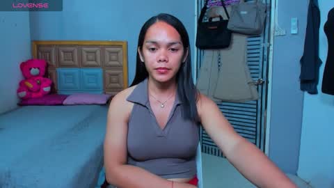 caroline_east online show from February 18, 2026, 3:08 pm