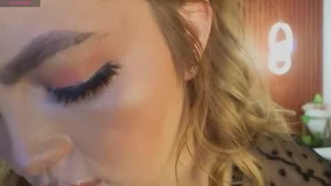 Snapshot of caroline_laurent_ chatting on June 15, 2026, 7:38 pm Caro online show from June 15, 2026, 7:38 pm
