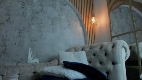 Snapshot of caroline_laurent_ chatting on July 17, 2026, 8:14 pm Caro online show from July 17, 2026, 8:14 pm