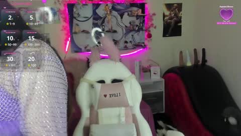 Snapshot of caroline_lenox chatting on December 6, 2024, 3:41 am Caroline Lenox online show from December 6, 2024, 3:41 am