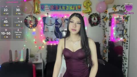 Snapshot of caroline_lenox chatting on December 31, 2024, 3:55 am Caroline Lenox online show from December 31, 2024, 3:55 am