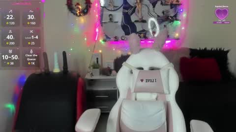 Snapshot of caroline_lenox chatting on January 16, 2025, 4:38 am Caroline Lenox online show from January 16, 2025, 4:38 am