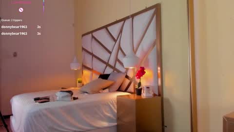 Caroline online show from October 8, 2025, 12:25 pm