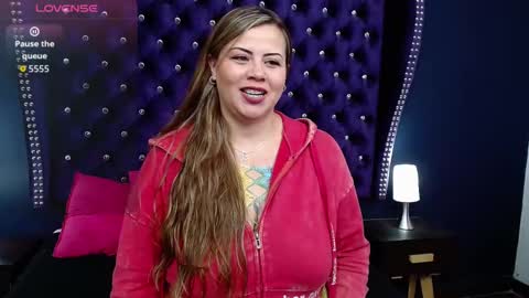 Snapshot of caroline_santana chatting on September 11, 2025, 12:16 pm CAROLINE online show from September 11, 2025, 12:16 pm