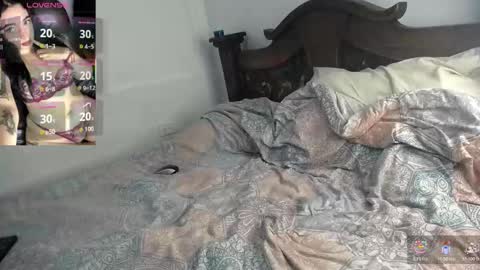 carolinee_fooox online show from February 5, 2026, 3:27 pm