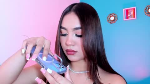 CarolineeGarcia online show from February 12, 2025, 1:37 pm
