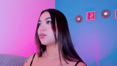 CarolineeGarcia online show from February 24, 2025, 1:42 pm