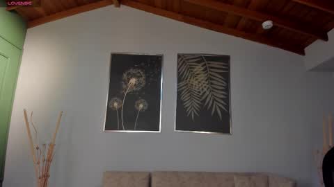 Caro online show from November 3, 2025, 10:16 am