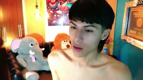 carolinejesh online show from May 10, 2026, 11:59 am