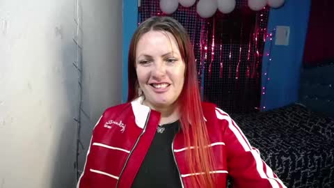 Snapshot of carolinhe_ chatting on April 24, 2026, 11:40 pm Carolinhe online show from April 24, 2026, 11:40 pm
