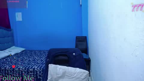 Snapshot of carolinhe_ chatting on May 28, 2026, 8:50 pm Carolinhe online show from May 28, 2026, 8:50 pm
