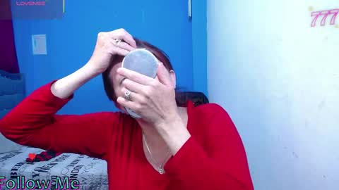 Snapshot of carolinhe_ chatting on June 3, 2026, 6:57 pm Carolinhe online show from June 3, 2026, 6:57 pm