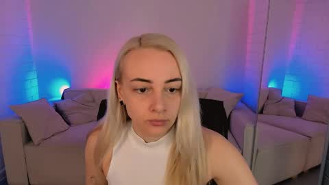 Snapshot of carolmoor chatting on March 23, 2026, 9:02 am Carol online show from March 23, 2026, 9:02 am