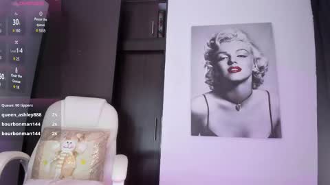Snapshot of carolyne_sweet chatting on February 21, 2025, 11:32 pm carolyne_sweet online show from February 21, 2025, 11:32 pm