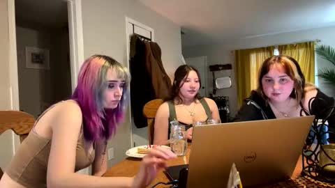 carpetmunchers online show from March 8, 2026, 11:52 pm