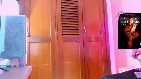 Snapshot of casey_lorens chatting on May 28, 2026, 3:37 am casey online show from May 28, 2026, 3:37 am