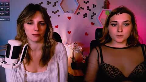 casey_meow_ online show from October 15, 2025, 8:36 am