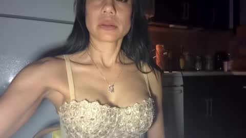 Roxy online show from April 5, 2026, 10:34 am