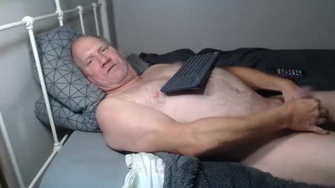 CasinoCam online show from November 18, 2025, 7:40 pm