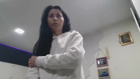 Snapshot of cassandry92 chatting on December 21, 2024, 4:14 pm Casandry online show from December 21, 2024, 4:14 pm