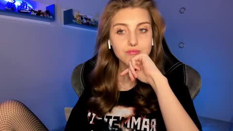 Seductress Cassia  FINDOM AND SADISM  NO NUDE online show from February 21, 2025, 7:54 pm