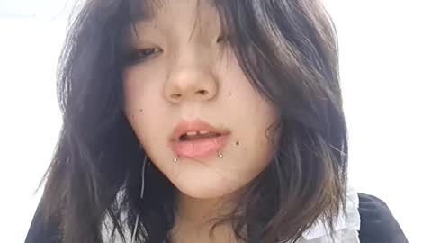 Mia online show from November 30, 2025, 11:14 am