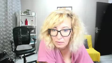 Snapshot of cassiejonas chatting on July 7, 2026, 2:47 am CassieJonas online show from July 7, 2026, 2:47 am