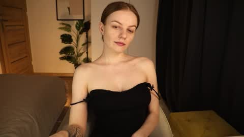 Snapshot of cassiekelly chatting on March 1, 2026, 7:27 pm Cassie online show from March 1, 2026, 7:27 pm