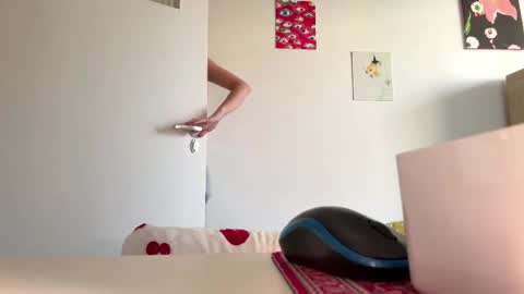 Olivia online show from March 1, 2026, 8:05 am