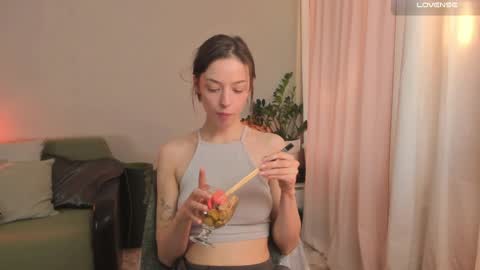  cassandra  online show from December 29, 2024, 10:34 am