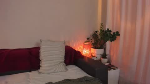  cassandra  online show from November 8, 2025, 2:23 am