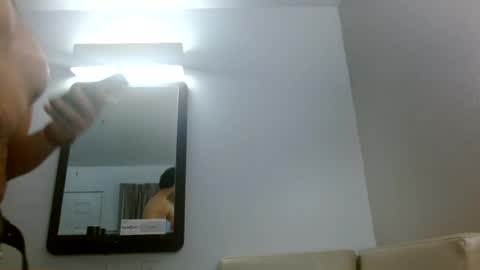Snapshot of castle_frank91 chatting on July 3, 2026, 5:03 am Castle frank91 online show from July 3, 2026, 5:03 am