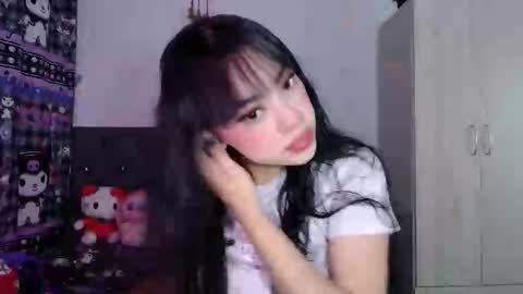 Mila online show from November 20, 2025, 4:56 am