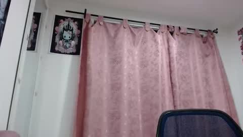 Mila online show from January 14, 2026, 5:35 am